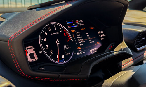 Lamborghini Huracan elektroniczne zegary