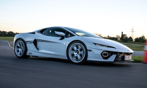 Lamborghini Temerario w białym kolorze