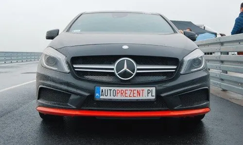 Przód mercedesa a45 AMG