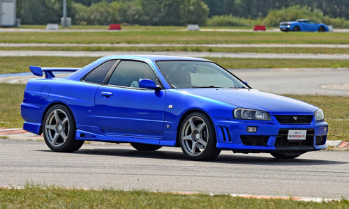 Nissan Skyline R34 na torze