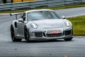 Porsche_911_GT3_911 na torze przód samochodu