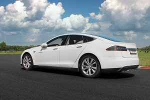 Tesla S biała