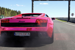 Lamborghini Gallardo w kolorze różowym tor silesia Ring